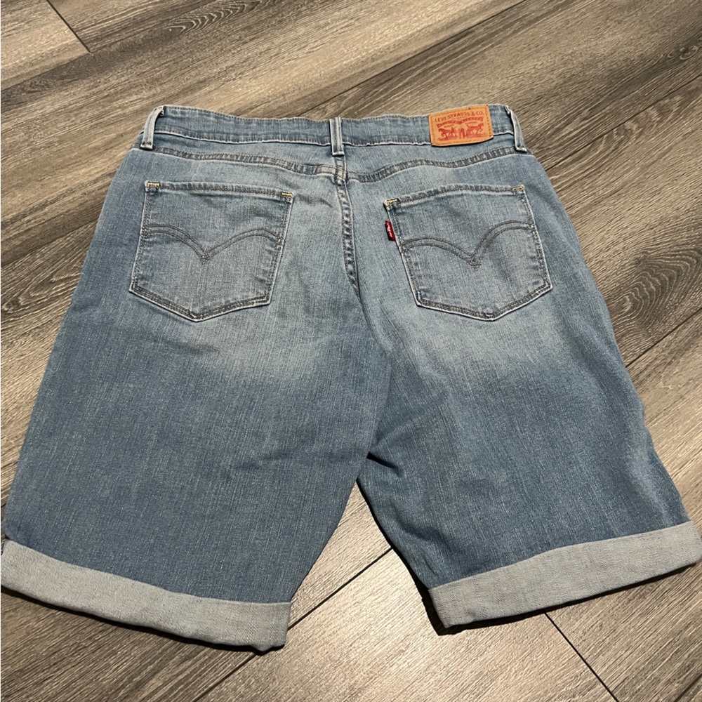Levi’s size 30 rolled denim shorts - Picture 2 of 3